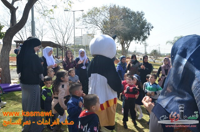 فيديو: صف الفراشات يطير كالفراشات في احضان منتزه عبد الكريم قاسم 